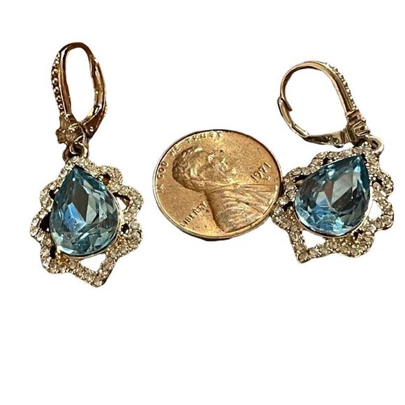 NWOT gold tone crystal tear drop blue earrings - Picture 3 of 4